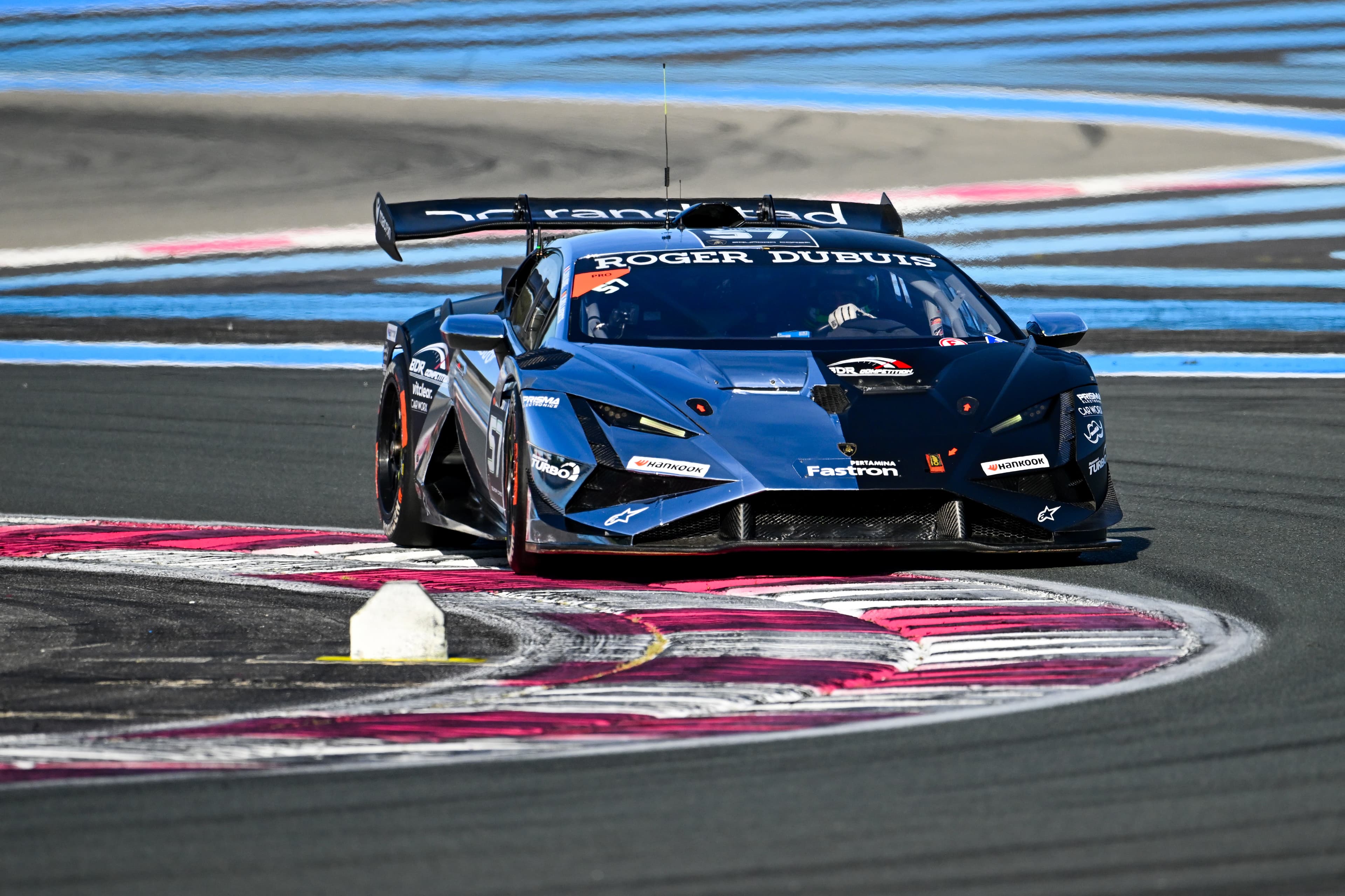 Lamborghini Huracan Super Trofeo en virage au Castellet